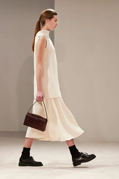 Look 24